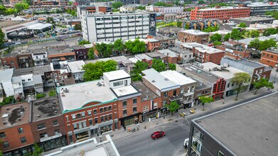 6430-6432 Boul Saint-Laurent, Montréal, QC à louer Photo de l’immeuble– Image 1 sur 4