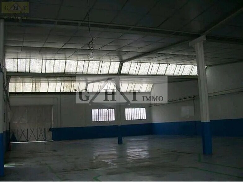 Industriel/Logistique dans Vaux-le-Pénil à vendre - Photo de l’immeuble – Image 3 sur 13