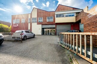 Plus de détails pour Local d'activités à louer