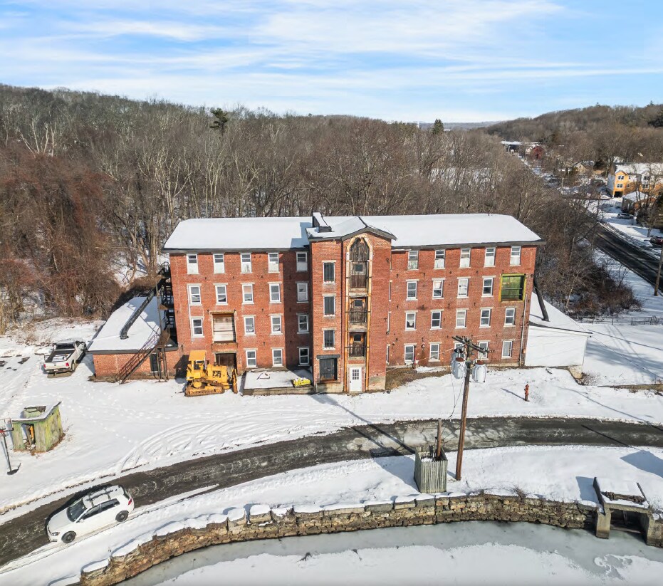 190 W Main St, Millbury, MA à vendre Photo de l’immeuble– Image 1 sur 8