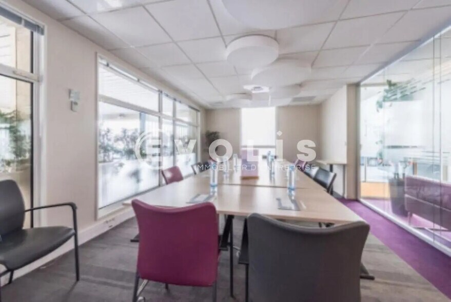 Bureau dans Neuilly-sur-Seine à louer - Photo de l’immeuble – Image 1 sur 12