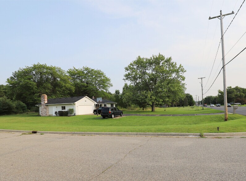 3452 Elms Rd, Flushing, MI à vendre - Photo principale – Image 1 sur 8