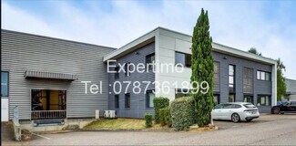 Plus de détails pour Local d'activités à louer