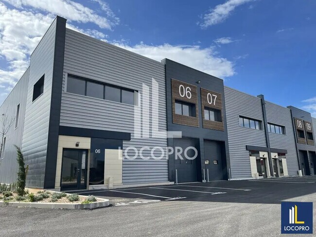 Plus de détails pour Local d'activités à louer