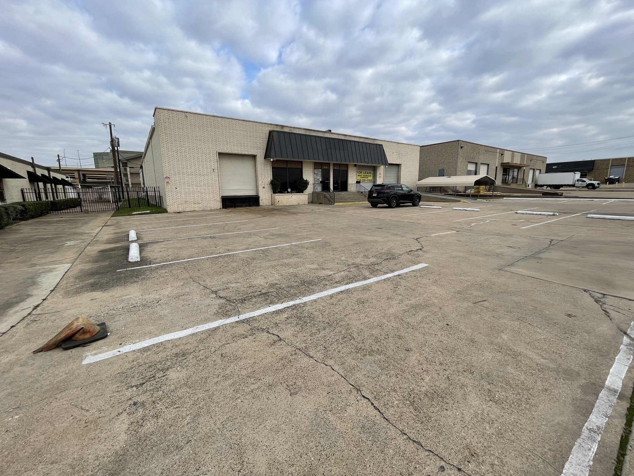 2663-2669 Tarna Dr, Dallas, TX à vendre Photo de l’immeuble– Image 1 sur 25