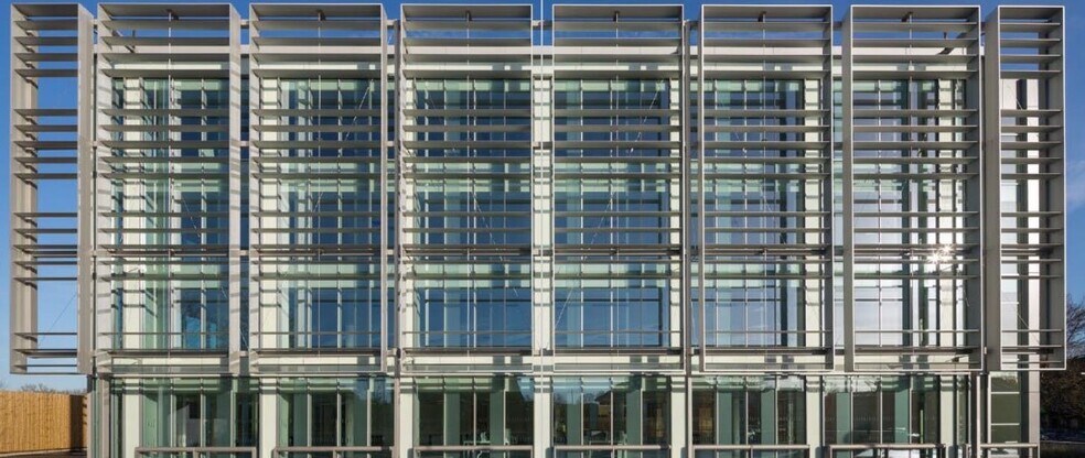 The Causeway, Staines à louer - Photo de l’immeuble – Image 1 sur 2