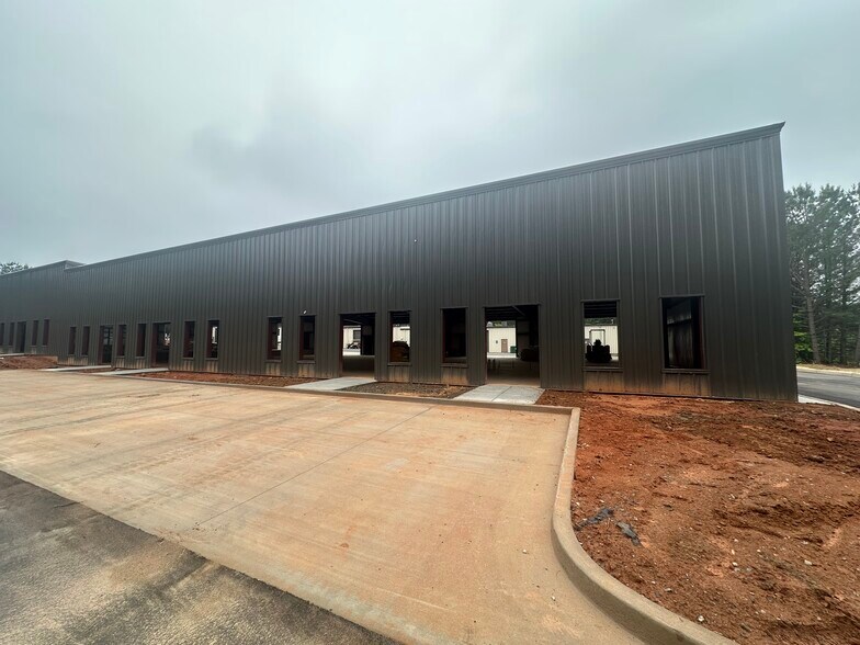 5905 Steeplechase Blvd, Cumming, GA à louer - Photo de l’immeuble – Image 3 sur 8