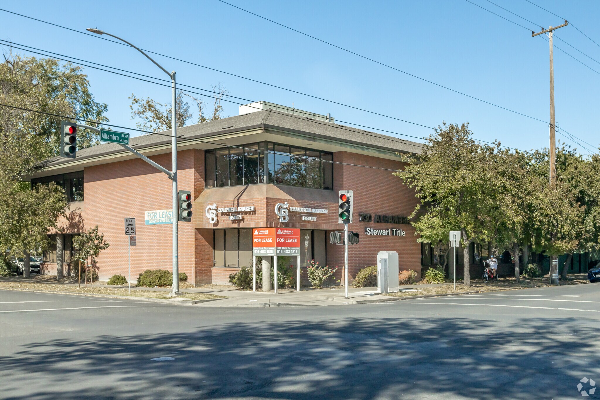730 Alhambra Blvd, Sacramento, CA à louer Photo de l’immeuble– Image 1 sur 12