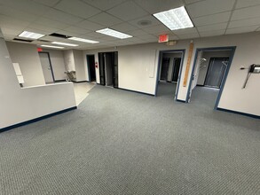 6330 Newtown Rd, Norfolk, VA à louer Photo intérieure– Image 1 sur 6