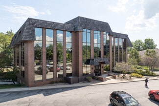 Plus de détails pour 13500-13550 Falling Water Rd, Strongsville, OH - Bureau à vendre