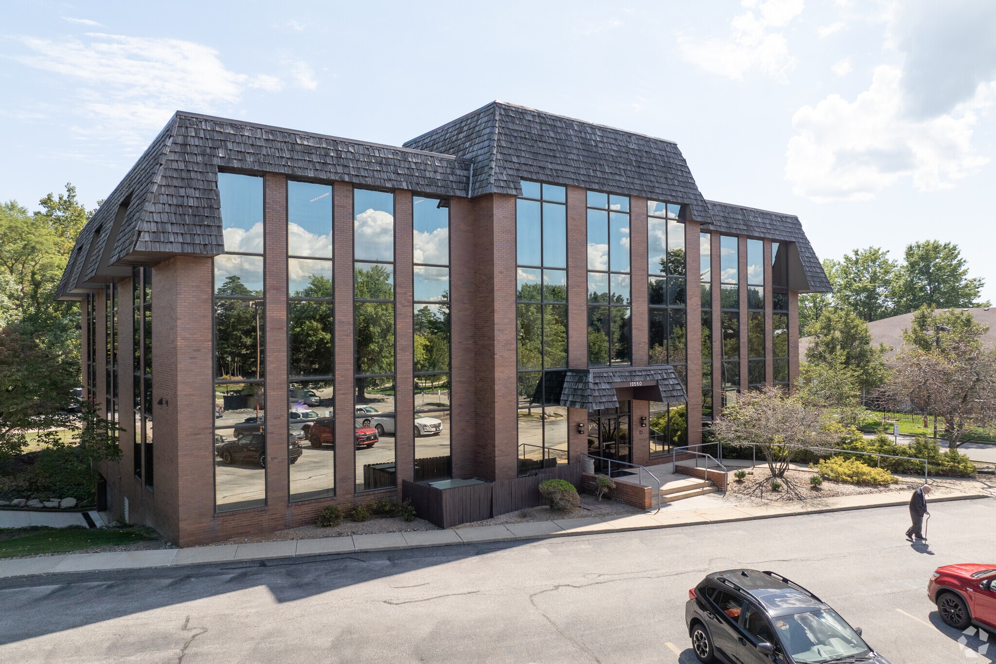 13500-13550 Falling Water Rd, Strongsville, OH à vendre Photo principale– Image 1 sur 15