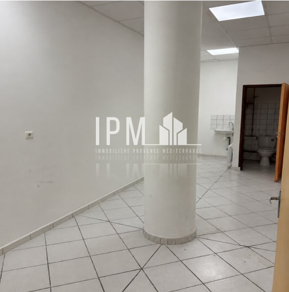 2 Bd Piot, Roquevaire à louer - Photo de l’immeuble – Image 1 sur 5
