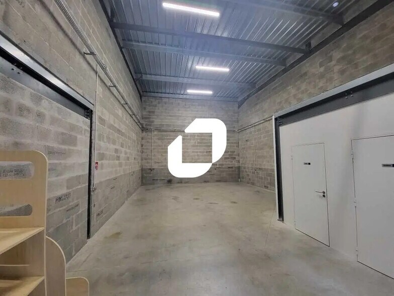 Local d’activités dans Pessac à louer - Photo de l’immeuble – Image 3 sur 5