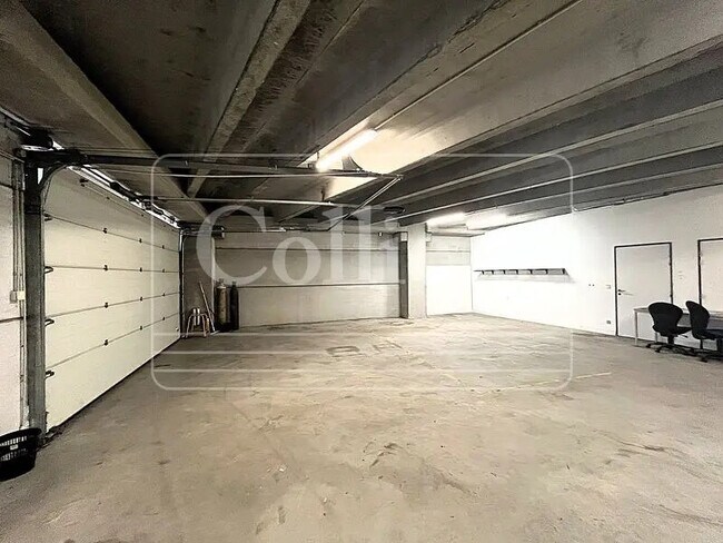 Plus de détails pour Local d'activités à louer