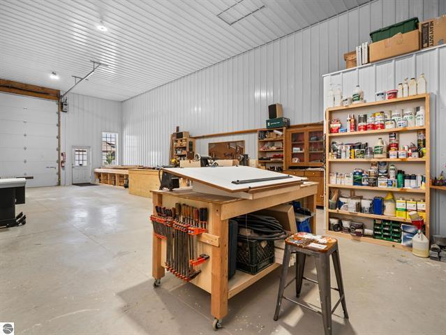 3903 Blair Valley Rd, Traverse City, MI à vendre - Photo intérieure – Image 3 sur 5