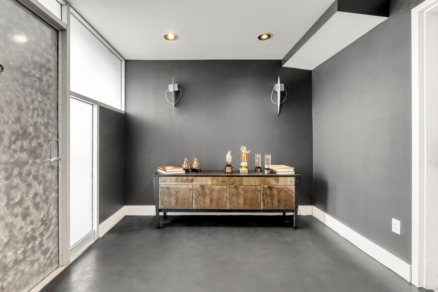 751 N Highland Ave, Los Angeles, CA à vendre - Hall d’entrée – Image 3 sur 12