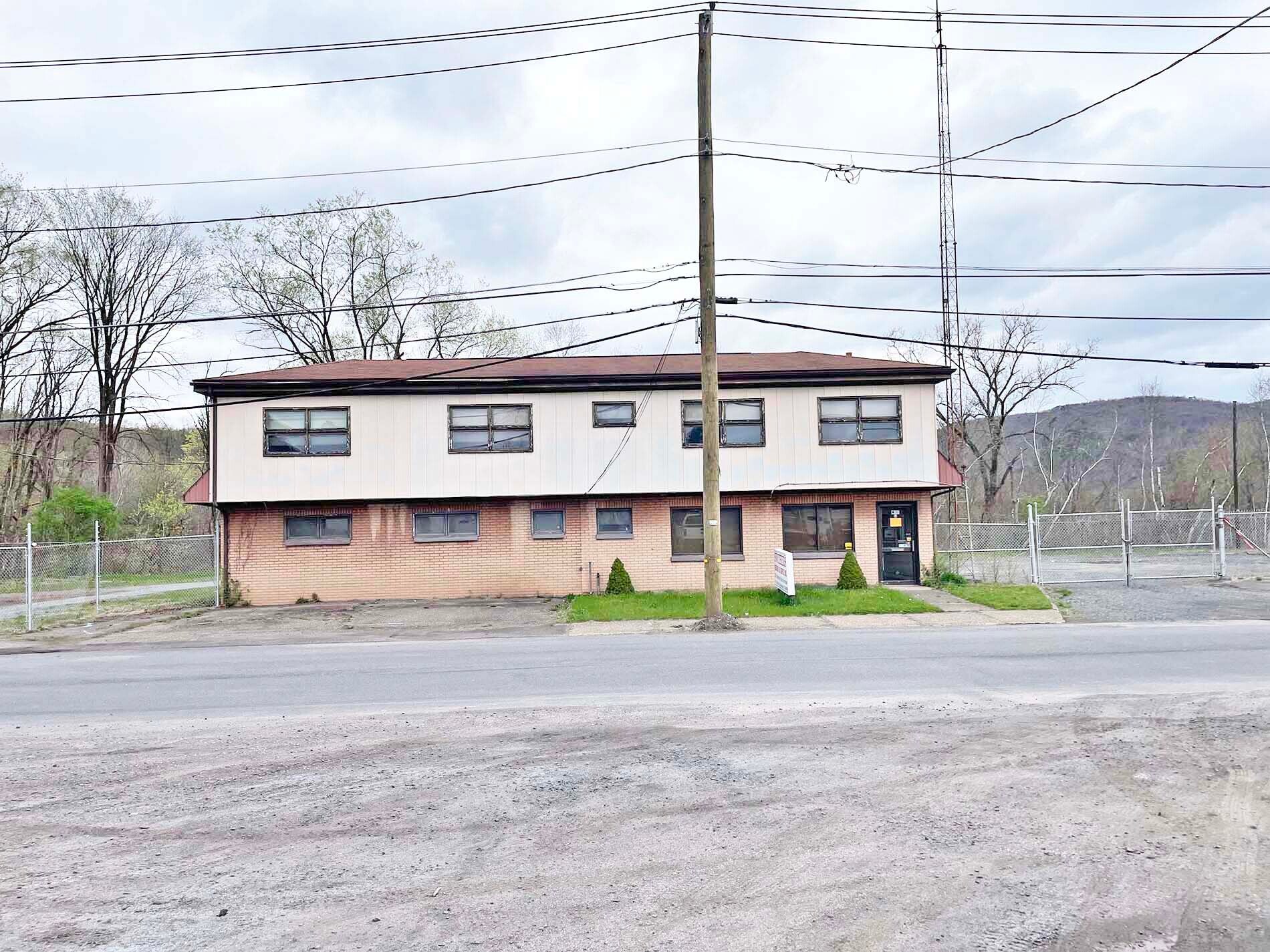 77 N Market St, Nanticoke, PA à louer Photo de l’immeuble– Image 1 sur 47