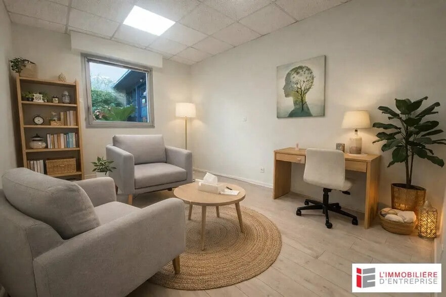 Bureau dans Betton à louer - Photo intérieure – Image 2 sur 4