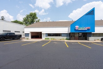 277 N Groesbeck Hwy, Mount Clemens, MI à louer Photo de l’immeuble– Image 1 sur 20