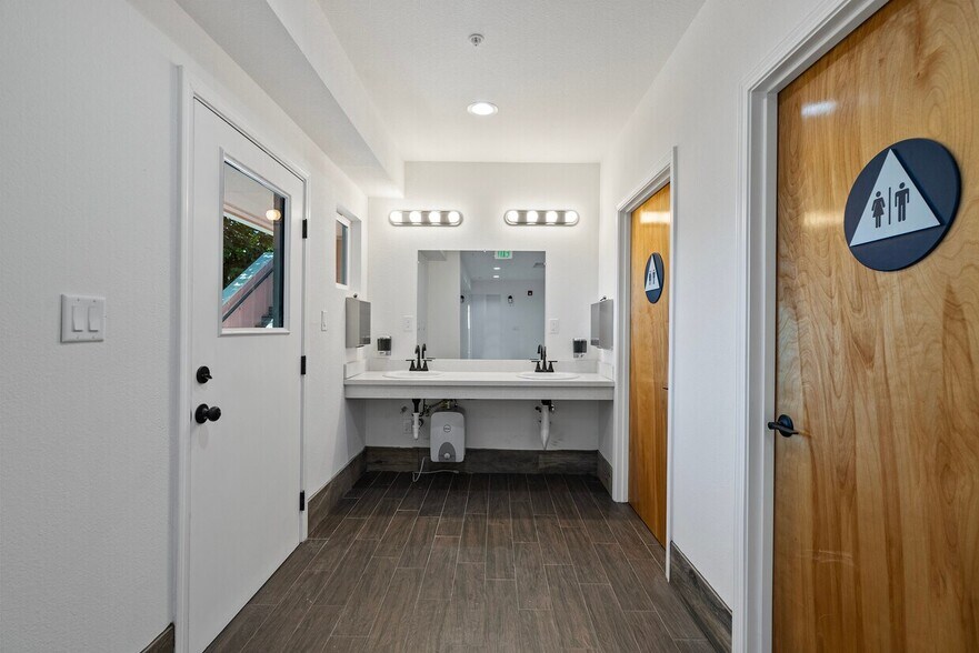 107 3rd St, San Juan Bautista, CA à louer - Photo de l’immeuble – Image 2 sur 47