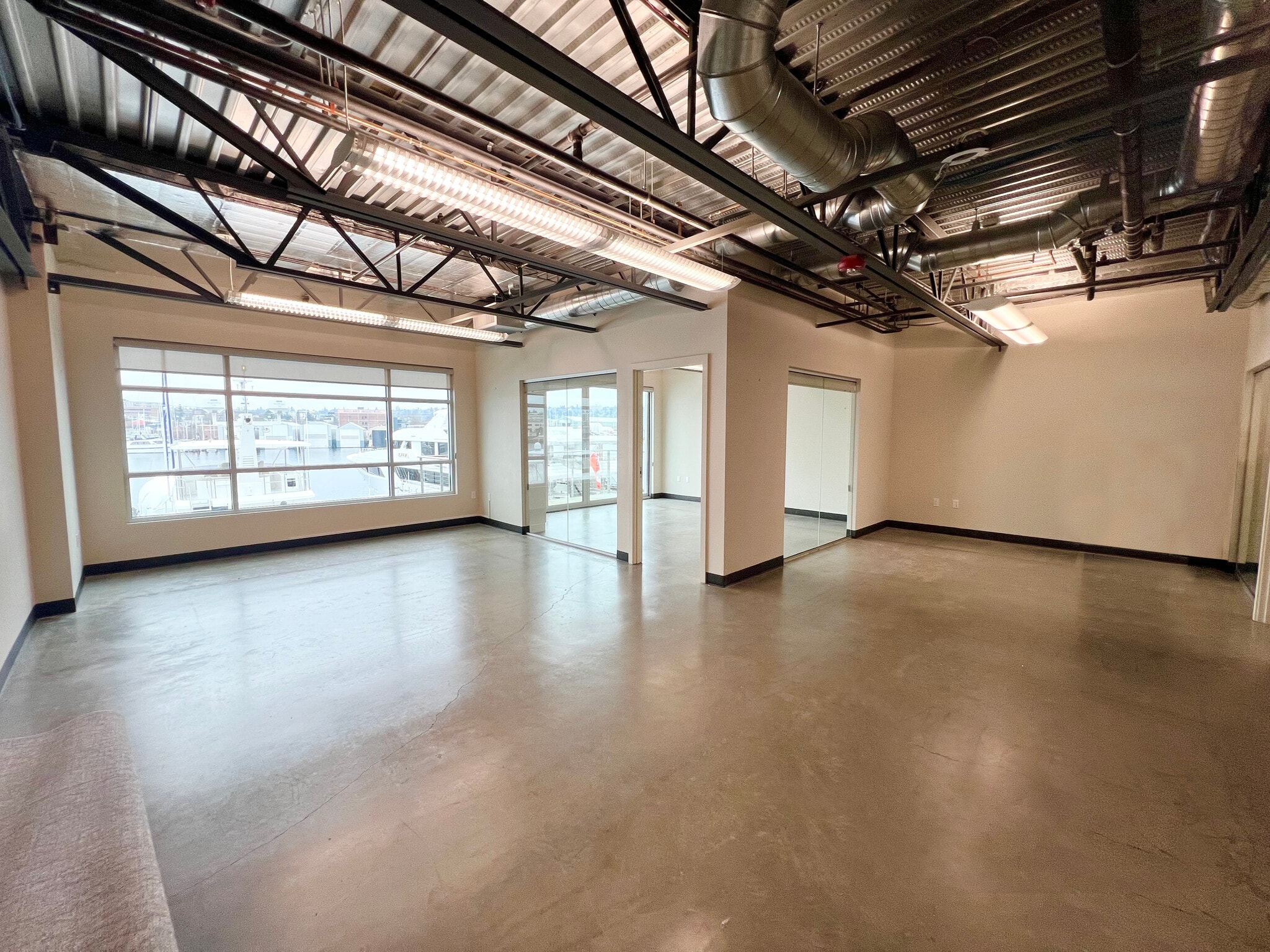 2284-2360 W Commodore Way, Seattle, WA à louer Photo intérieure– Image 1 sur 7
