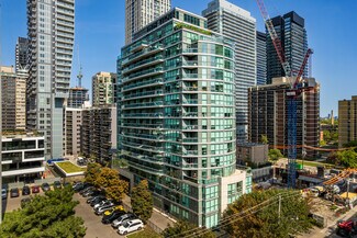 Plus de détails pour 150 Roehampton Ave, Toronto, ON - Logement à vendre