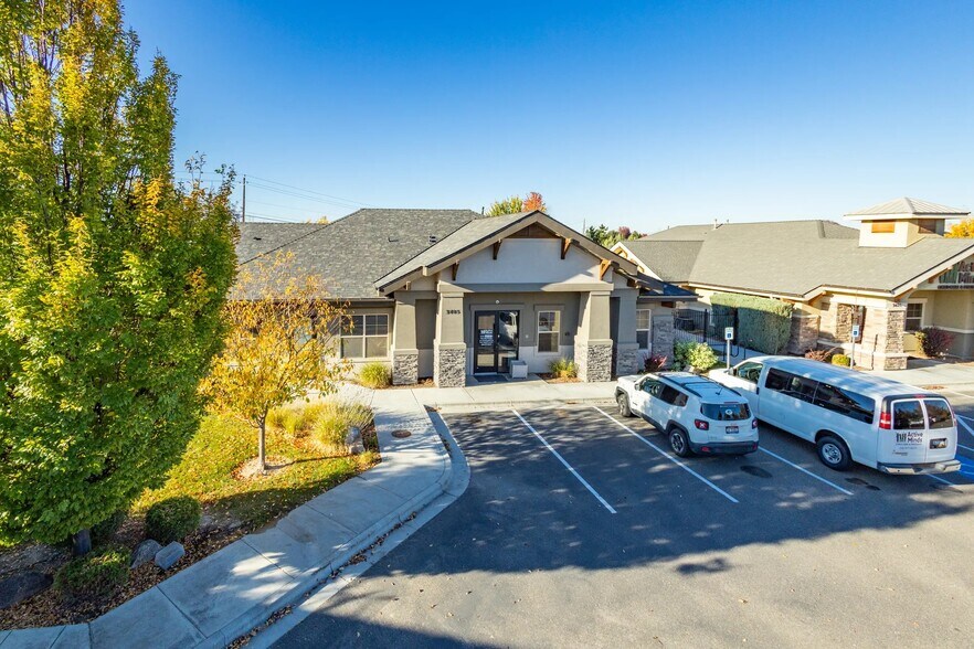 3405 W Bavaria St, Eagle, ID à louer - Photo de l’immeuble – Image 1 sur 9