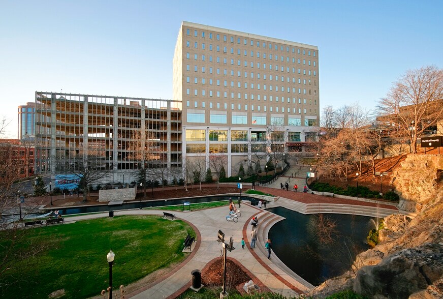 200 Westside Sq, Huntsville, AL à louer - Photo de l’immeuble – Image 3 sur 15