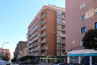 Plus de détails pour Calle De Clara Del Rey, 47, Madrid - Local commercial à louer