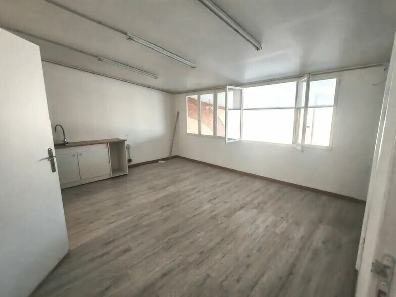 Industriel/Logistique dans Cormontreuil à louer - Photo intérieure – Image 2 sur 3