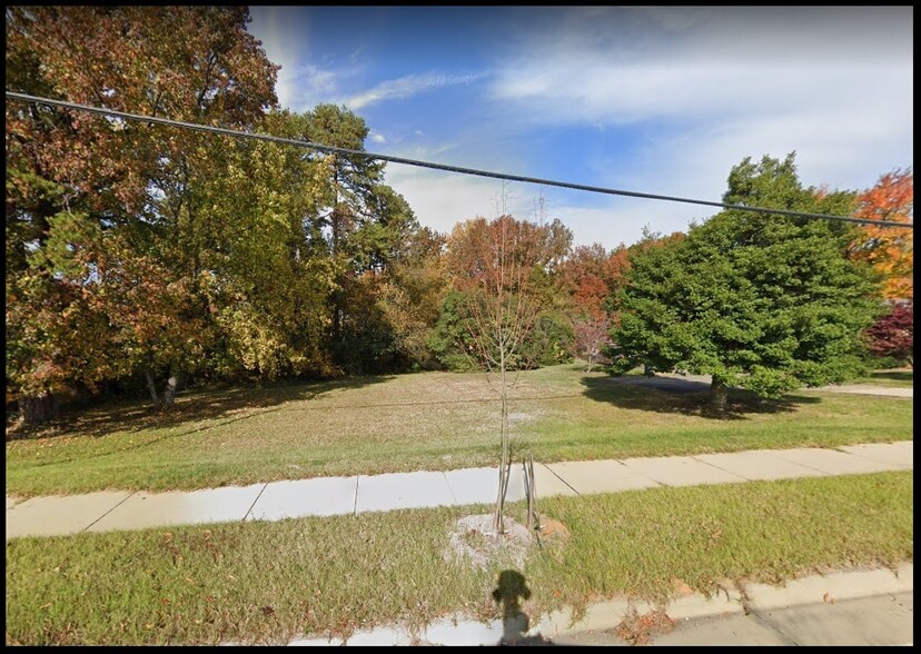 507 Oakdale Rd, Charlotte, NC à vendre - Photo de l’immeuble – Image 2 sur 4