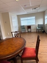 418 Roosevelt Dr, Derby, CT à louer Photo intérieure– Image 2 sur 7