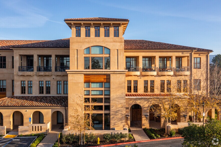 100 Winchester Cir, Los Gatos, CA à louer - Photo de l’immeuble – Image 3 sur 12