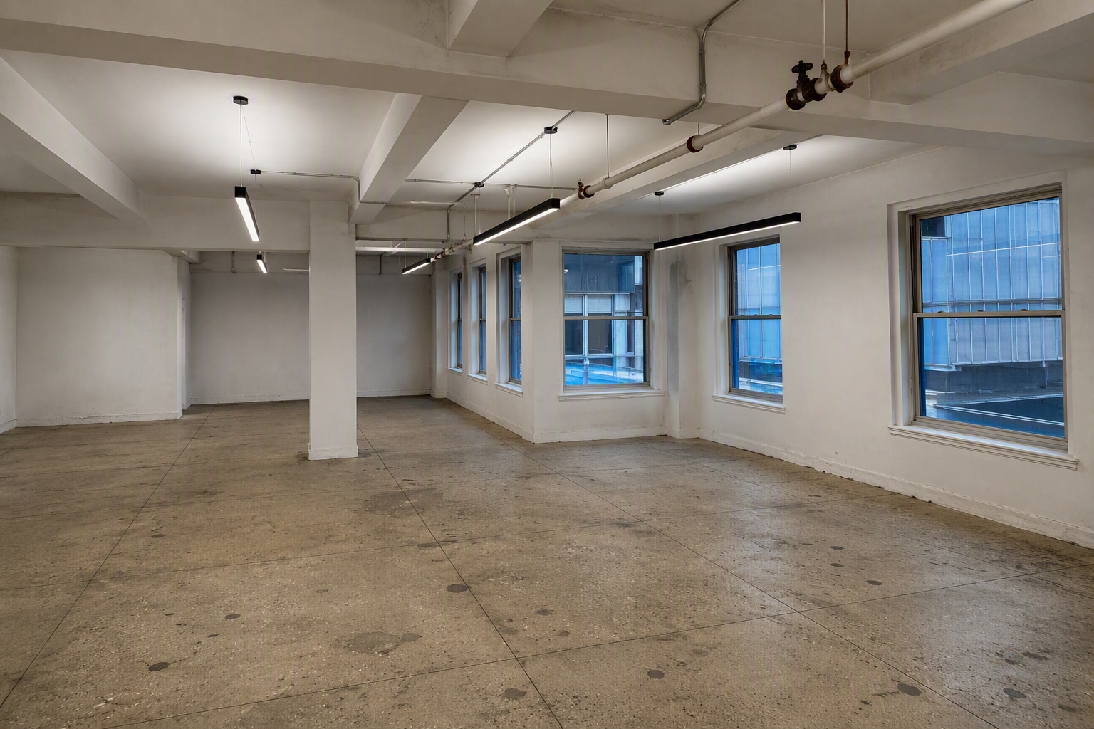 119-128 W 57th St, New York, NY à louer Photo intérieure– Image 1 sur 2