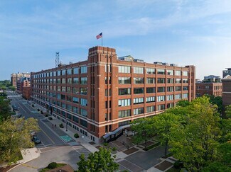 Plus de détails pour 300 River Place, Detroit, MI - Bureau à louer