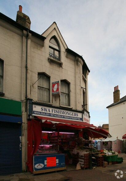 25 Catford Broa, Londres à louer - Photo de l’immeuble – Image 3 sur 4