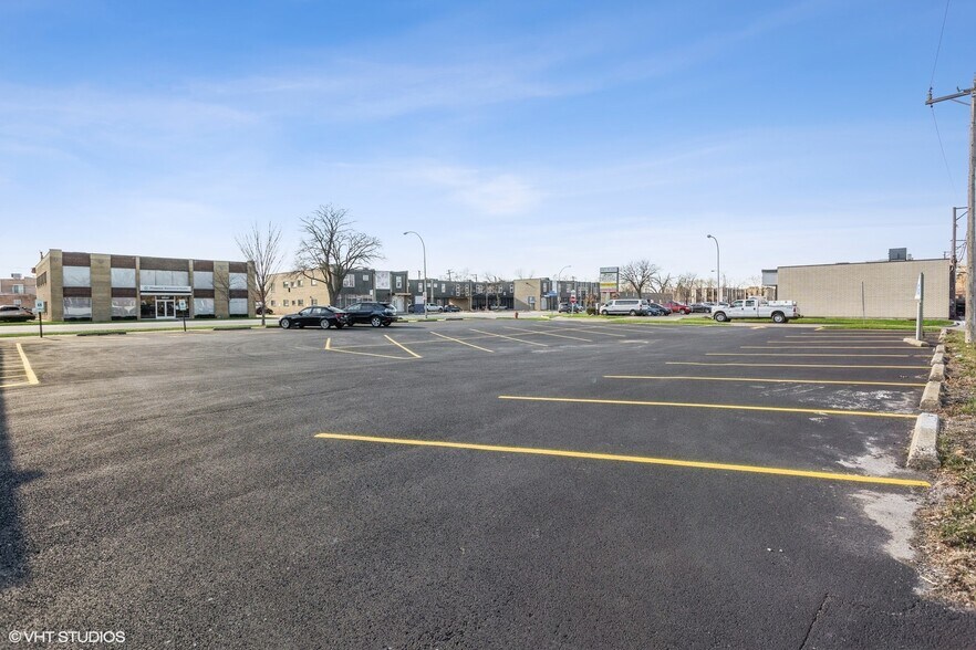 9848 W Roosevelt Rd, Westchester, IL à vendre - Photo de l’immeuble – Image 3 sur 17