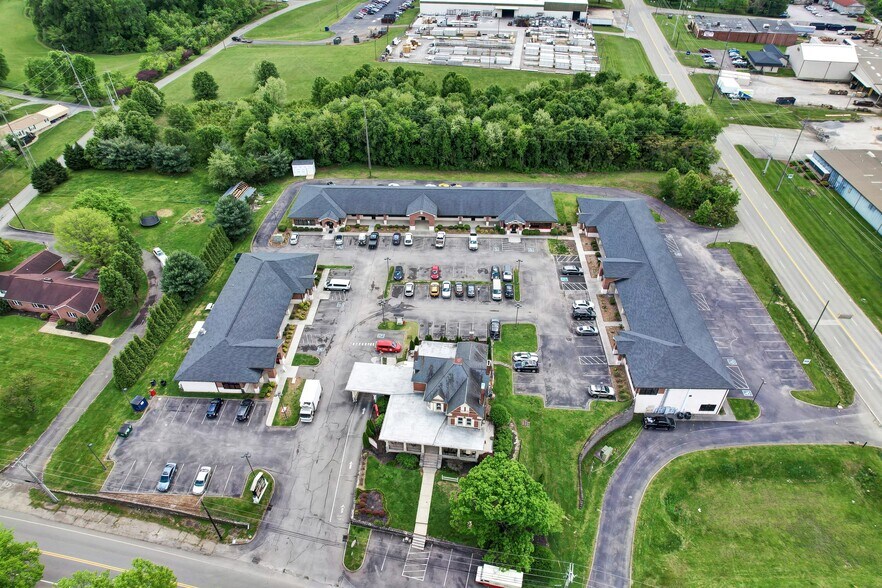 5266 N National Dr, Knoxville, TN à louer - Photo de l’immeuble – Image 2 sur 7