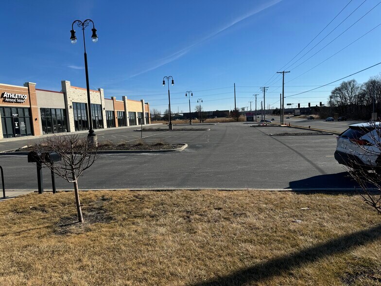 10081 Wicker Ave, Saint John, IN à louer - Photo de l’immeuble – Image 3 sur 3