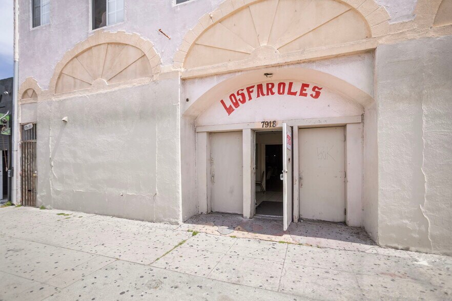 7916 S Central Ave, Los Angeles, CA à vendre - Photo de l’immeuble – Image 3 sur 23