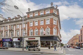 191-195 Kensington High St, Londres à louer Photo de l’immeuble– Image 1 sur 8