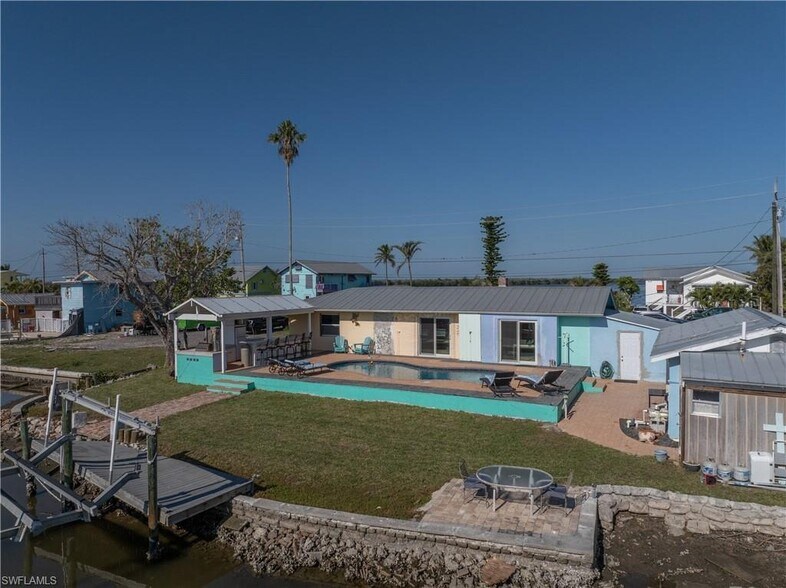 4673 Pine Island Rd NW, Matlacha, FL à vendre - Photo de l’immeuble – Image 3 sur 17