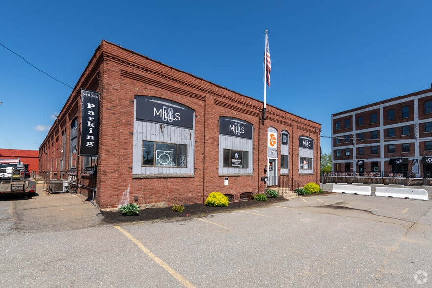 58 Pulaski St, Peabody, MA à louer - Photo de l’immeuble – Image 2 sur 26