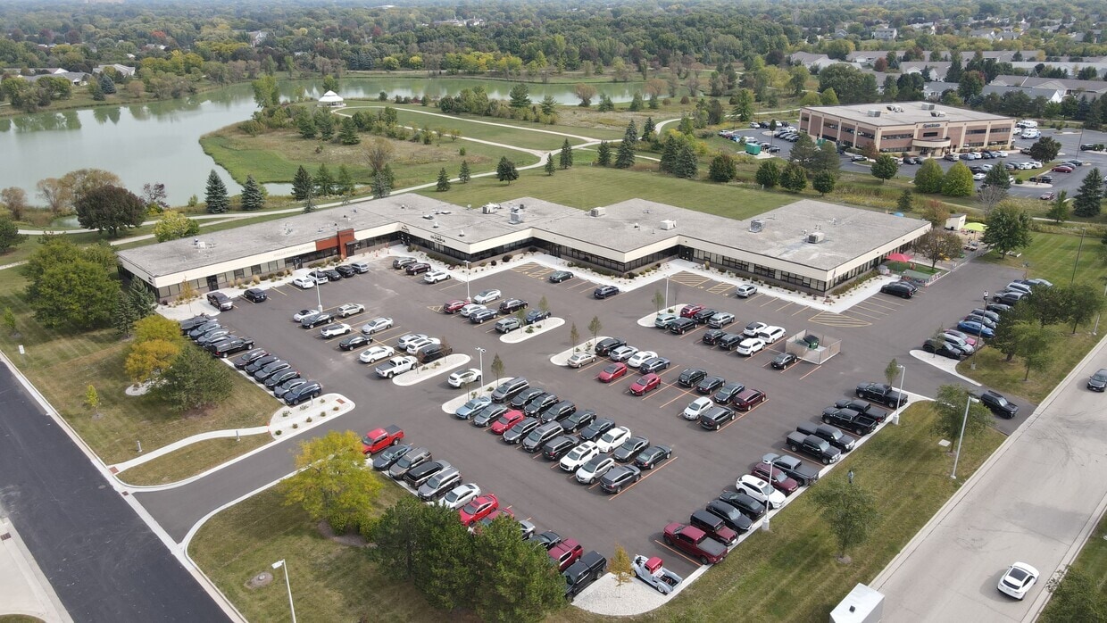 101 Camelot Dr, Fond Du Lac, WI à vendre Photo de l’immeuble– Image 1 sur 8