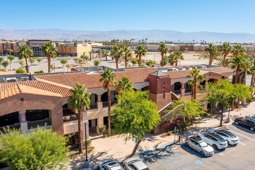47050 Washington St, La Quinta, CA à louer - Photo de l’immeuble – Image 2 sur 16