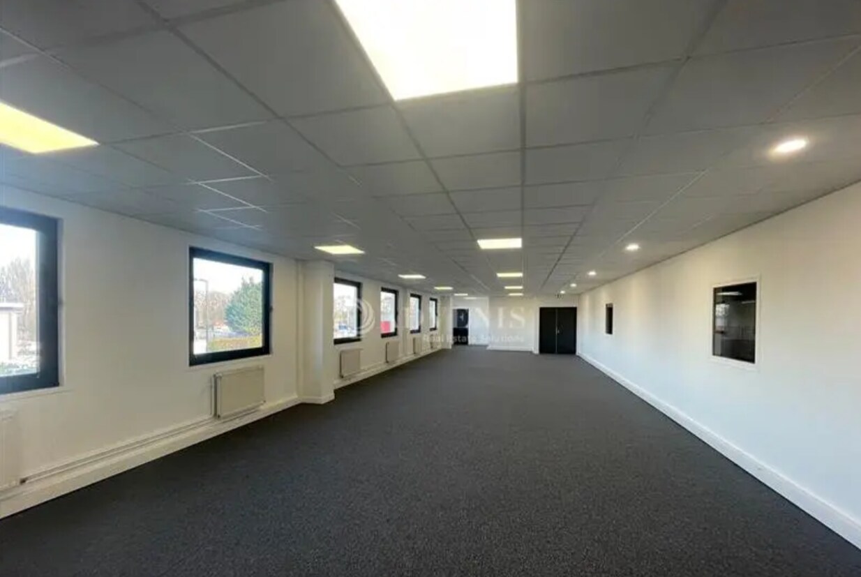 Bureau dans Lisses à louer Photo intérieure– Image 1 sur 2