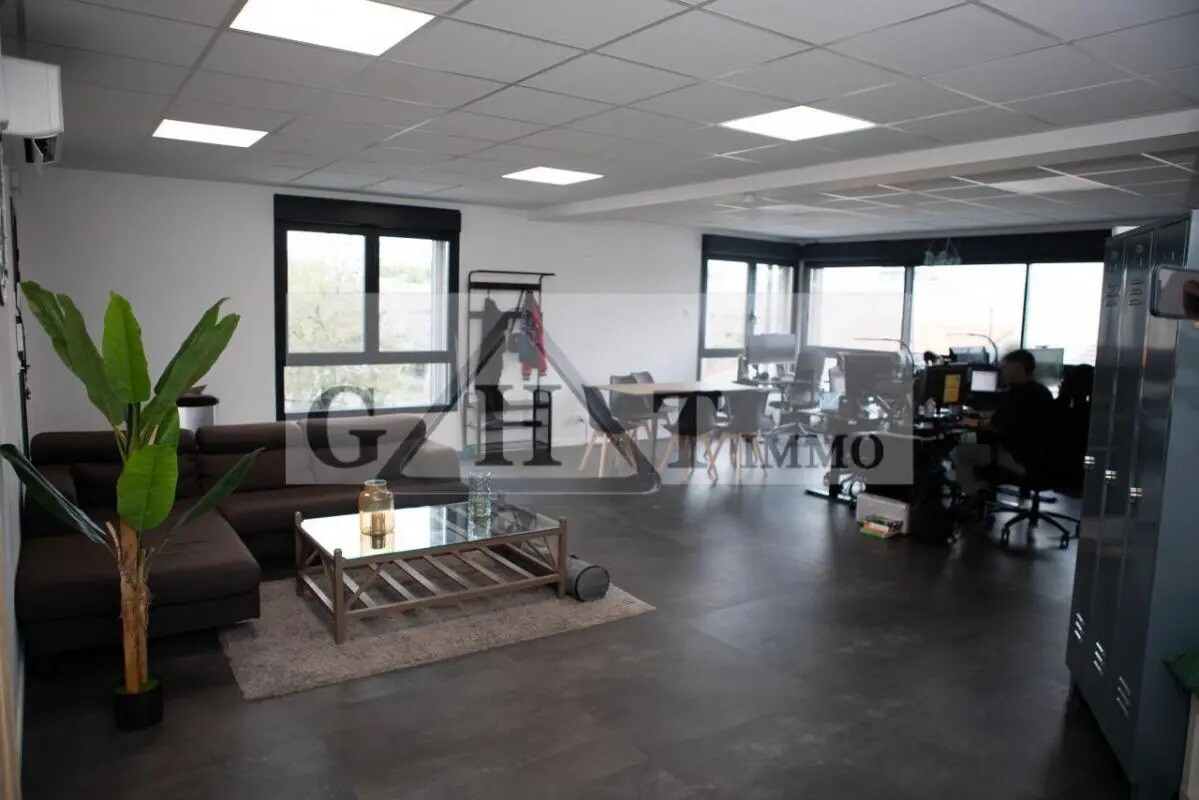 Bureau dans Bagnolet à louer Photo de l’immeuble– Image 1 sur 9