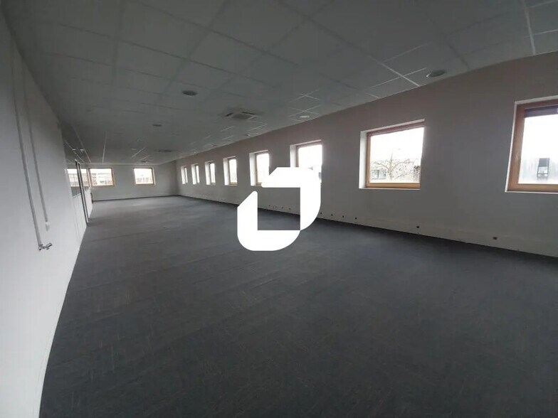 Bureau dans VILLENEUVE-D'ASCQ à louer - Photo de l’immeuble – Image 2 sur 11