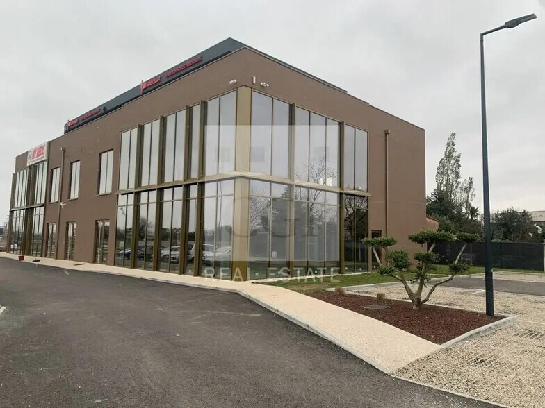 10 Chemin De Peyssilieu, Meyzieu à louer - Photo de l’immeuble – Image 1 sur 5
