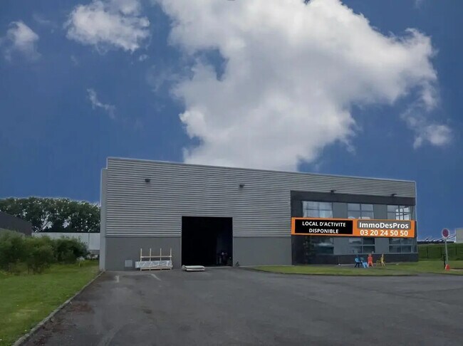 Plus de détails pour Local d'activités à louer